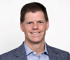 Dr Etienne du Preez